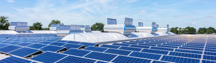 Photovoltaik-Anlage inkl. Fensterbändern.